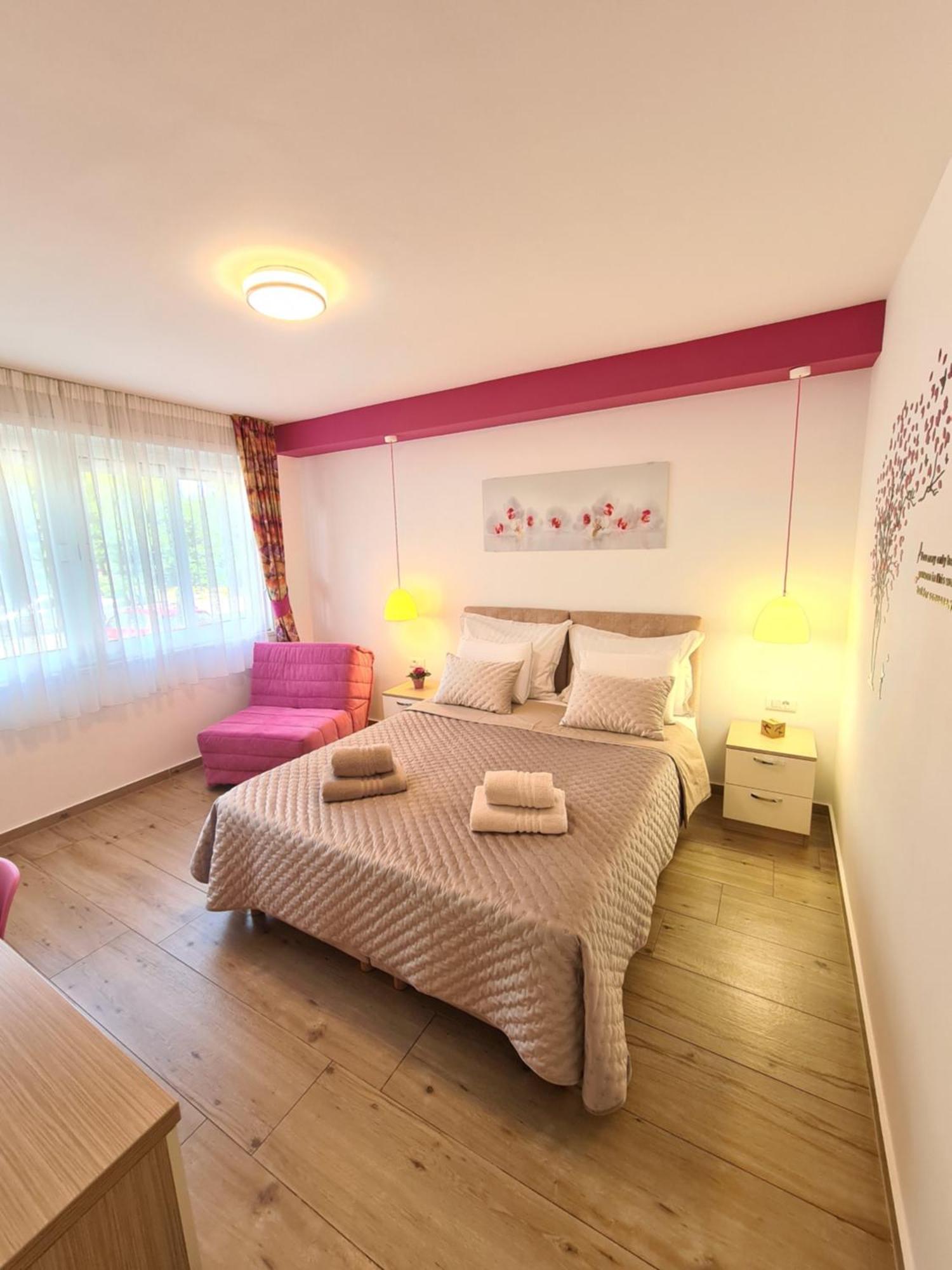 Coloured Rooms สปลิท ภายนอก รูปภาพ
