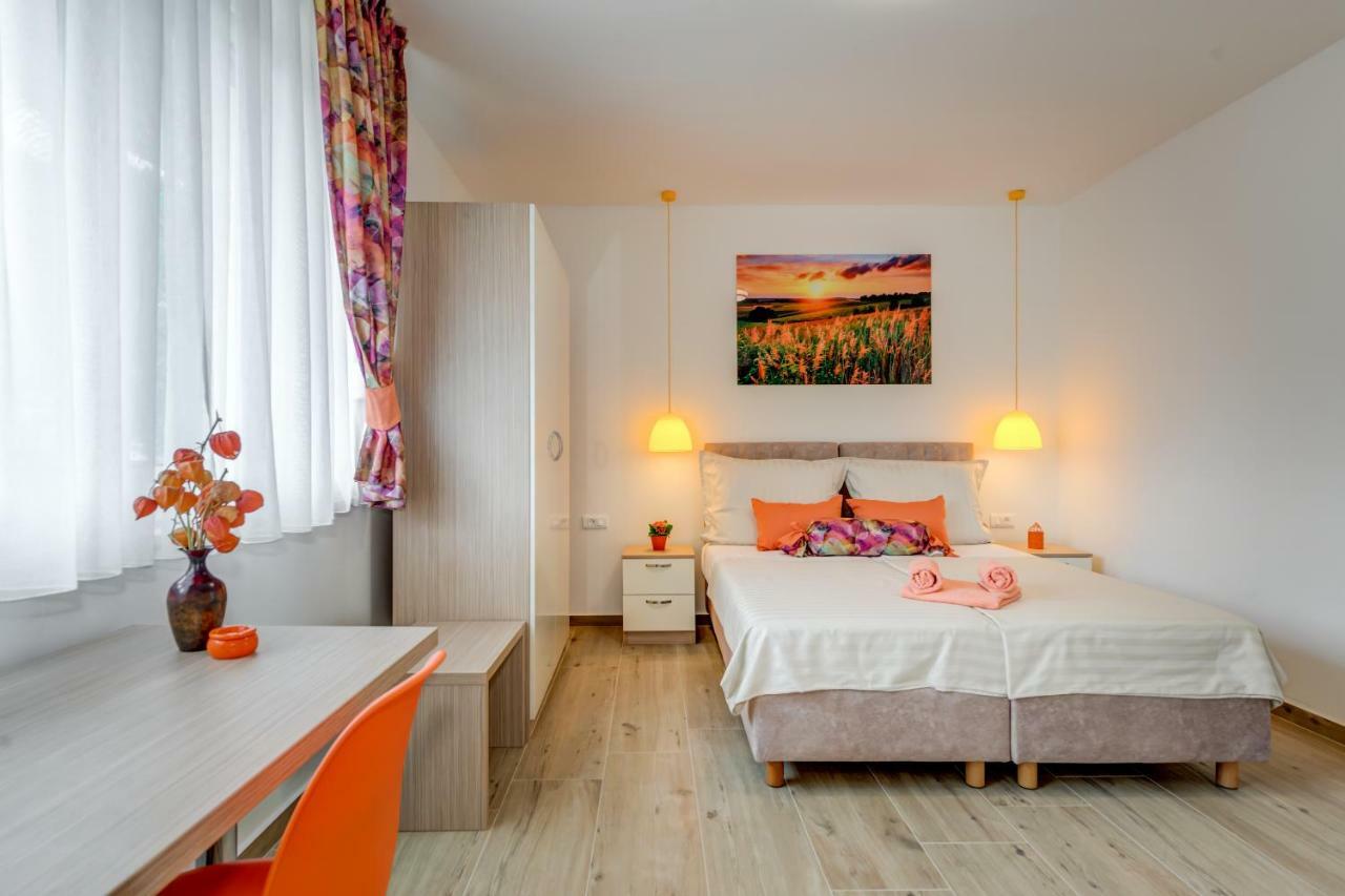 Coloured Rooms สปลิท ภายนอก รูปภาพ