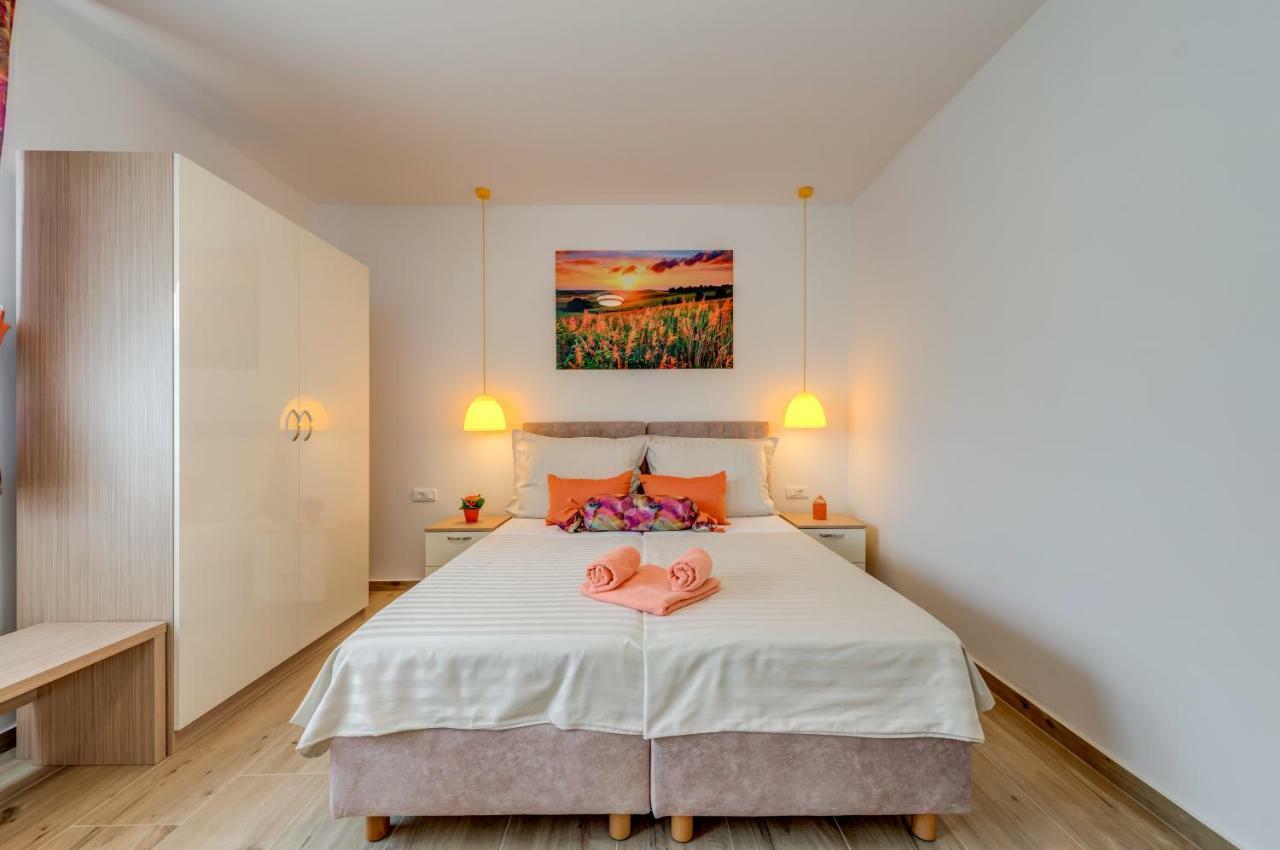 Coloured Rooms สปลิท ภายนอก รูปภาพ
