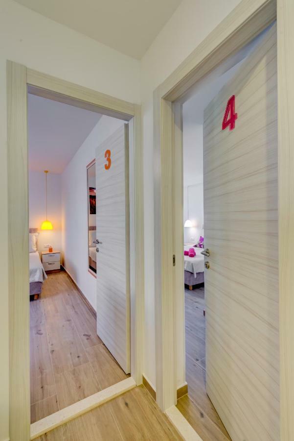Coloured Rooms สปลิท ภายนอก รูปภาพ