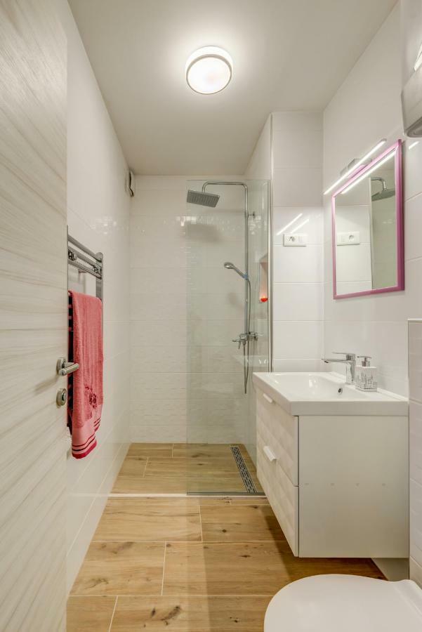 Coloured Rooms สปลิท ภายนอก รูปภาพ