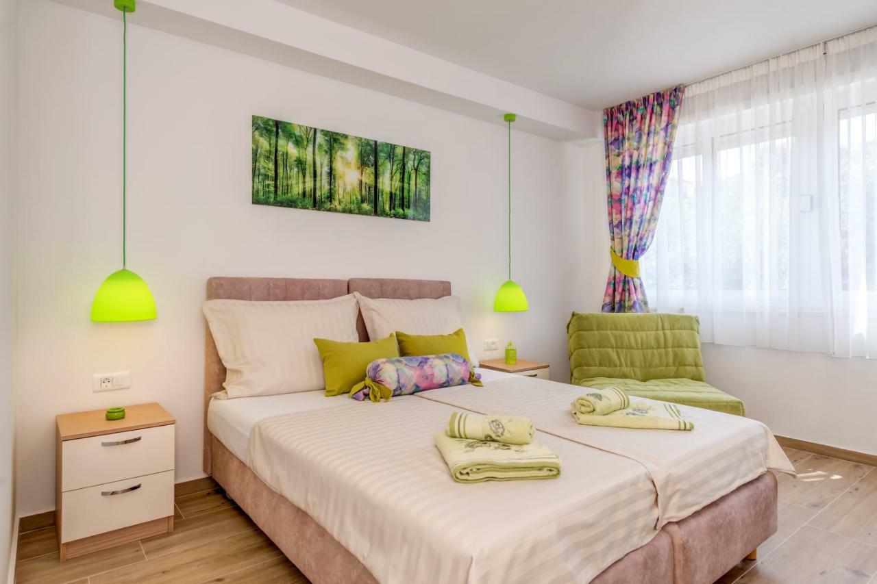 Coloured Rooms สปลิท ภายนอก รูปภาพ