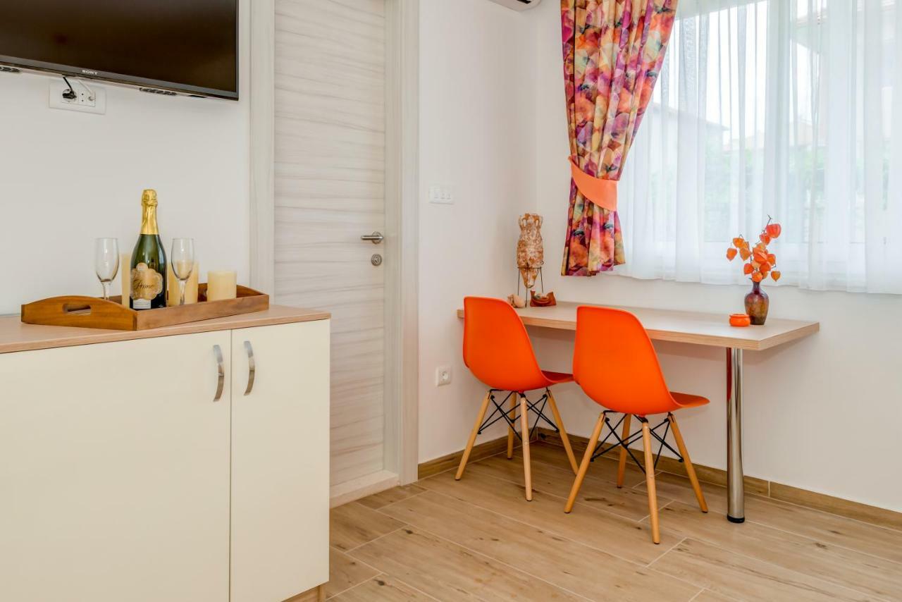 Coloured Rooms สปลิท ภายนอก รูปภาพ