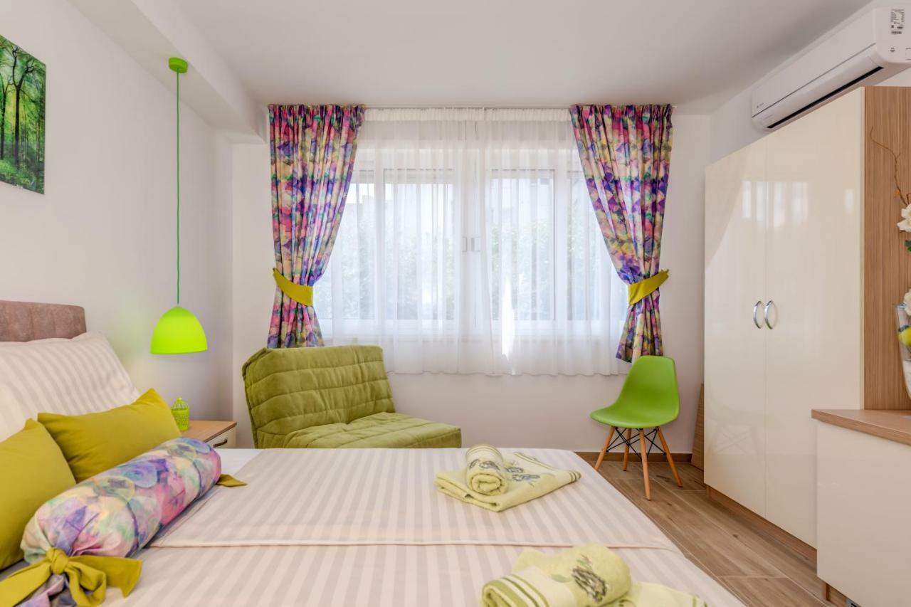 Coloured Rooms สปลิท ภายนอก รูปภาพ