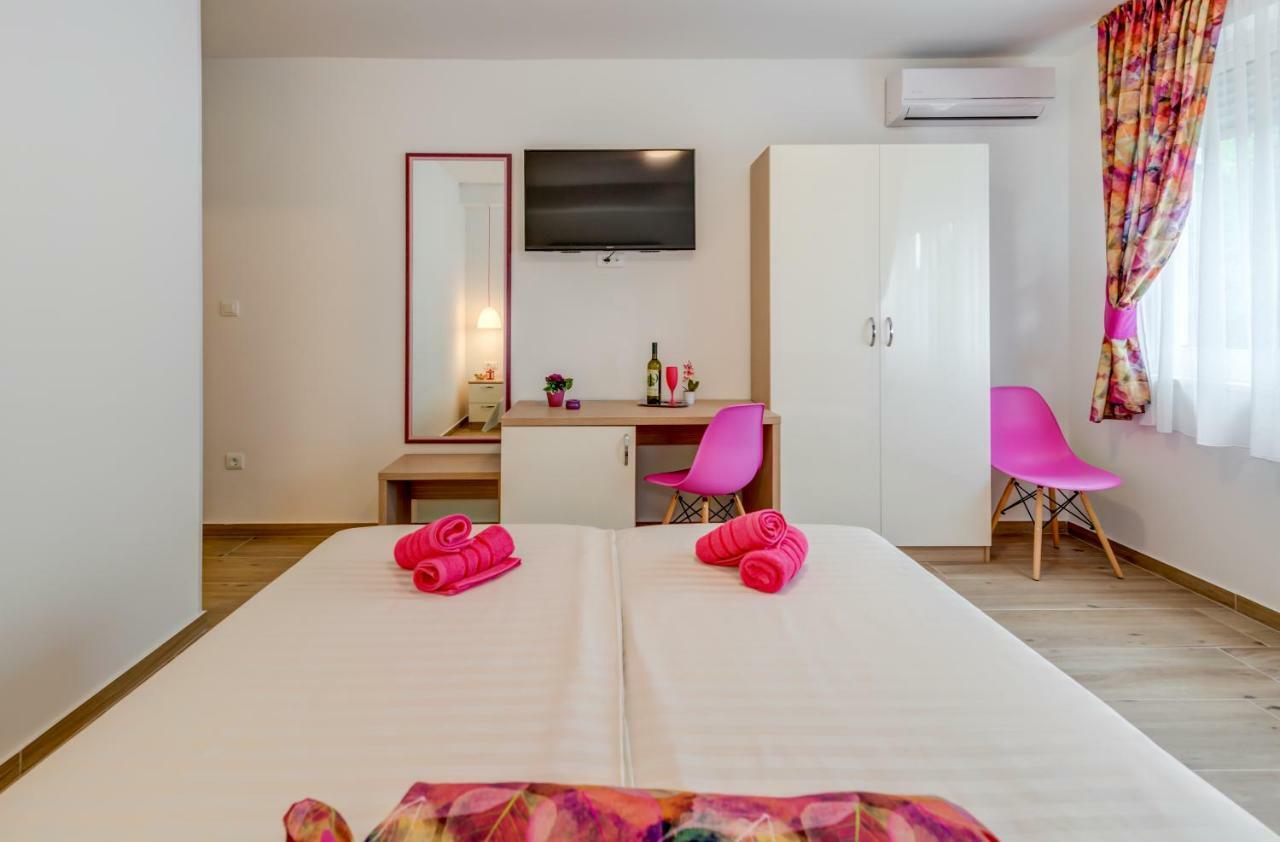 Coloured Rooms สปลิท ภายนอก รูปภาพ